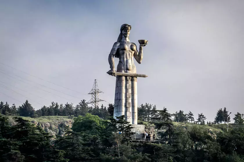 مجسمه مادر در کشور گرجستان (کارتلیس ددا)