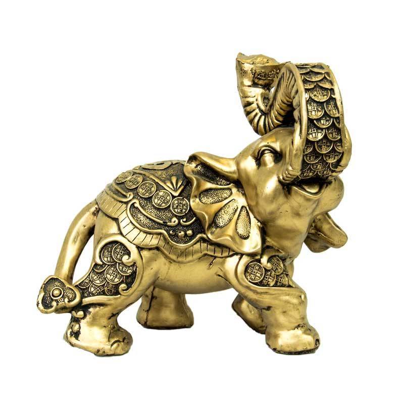 مجسمه فیل که دارای نماد ثروت است به رنگ طلایی از جنس برنز