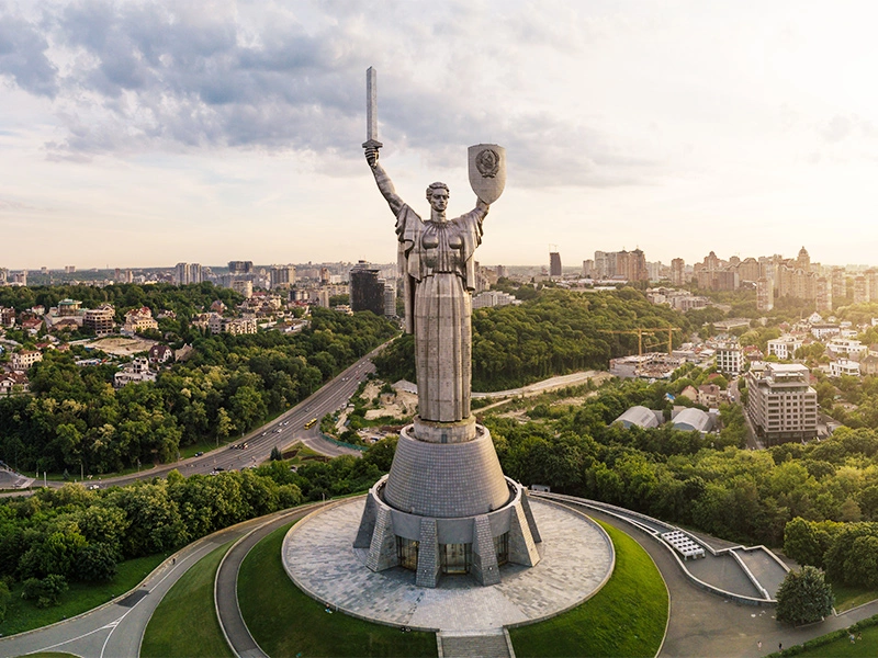 مجسمه مادر در اوکراین
