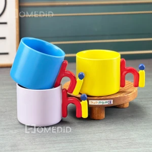 ماگ سرامیکی فانتزی رنگی با دسته طرح hi