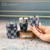شات استیل 4 عددی طرح شطرنج در دست
