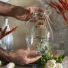 گلدان شیشه ای مدل کیژان در دست برای راهنمایی سایز