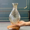 نمای گلدان مارال رنگ شامپاینی در دست