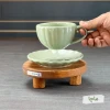 رنگ ماچا از فنجان سرامیکی مدل صدفی.