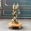 نمای پشتی مجسمه عدالت 24 سانتی 