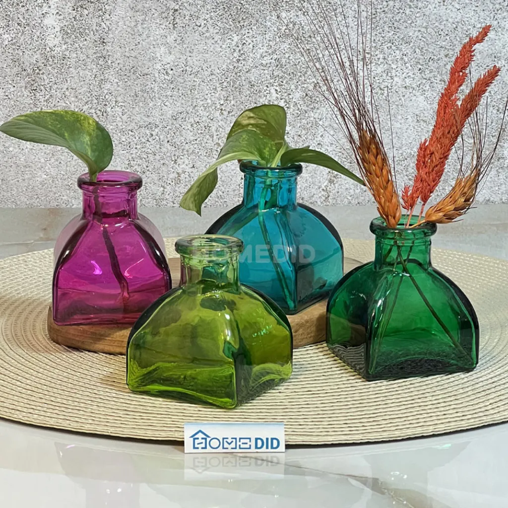 colored glass vase delsa